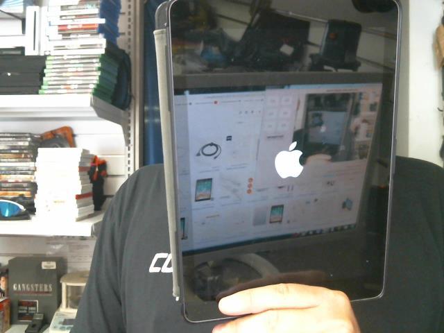 17.7 ios tablette 32 go + chargeur