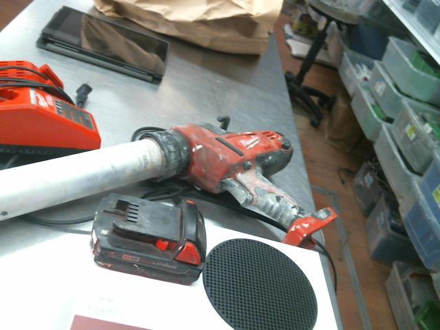 Caulk and adhesive gun avec batterie