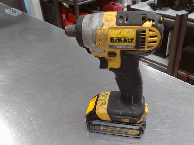 Impact drill dewalt av batterie