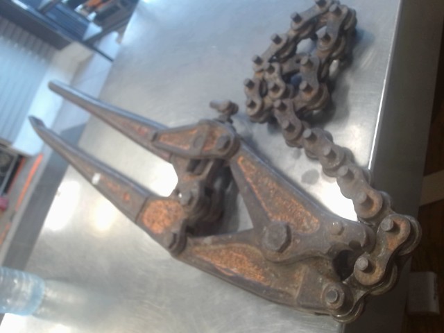 Soil pipe cutter