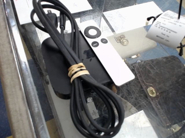 Apple tv avec fils et manette