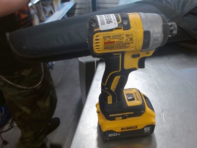 Impact driver dewalt