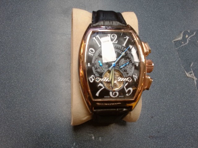 Geneve montre fake