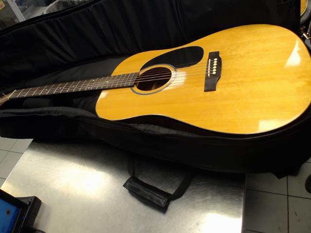 Beaver creek dreadnought accousti guitar