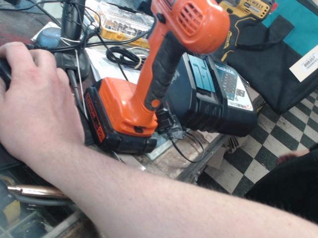 Drill + batt + charg