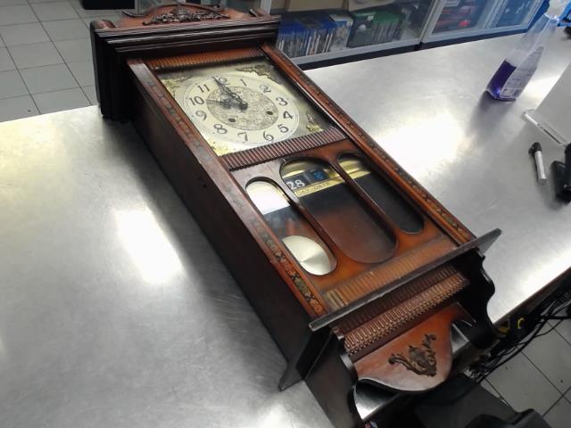 Vintage frontier 31day clock