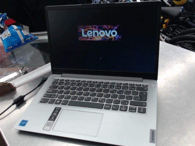 Lenovo ideapad1 / 4gbram / 150gb mem