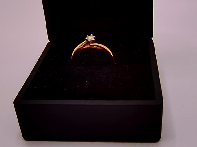 BAGUE EN OR 10KT AVEC DIAMANTS