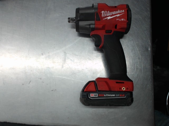 Impact driver milwaukee avec battere
