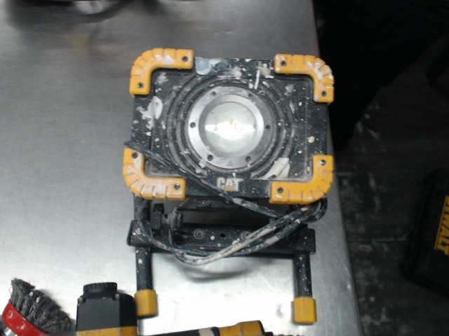 Lumiere de chantier cat