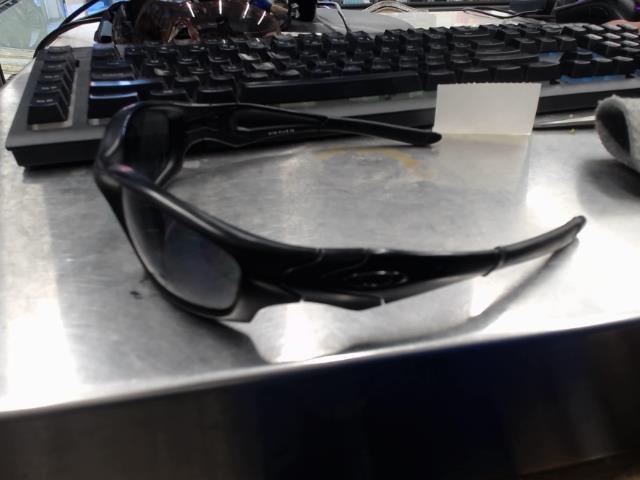 Lunettes oakley straight 24-124 135