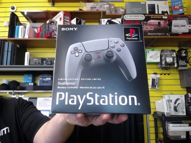 Manette 30th anniversary neuve bo