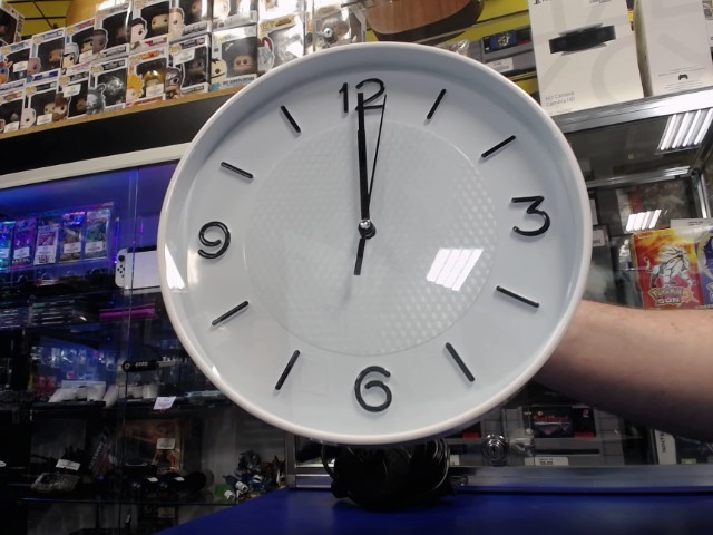 Horloge murale blanche