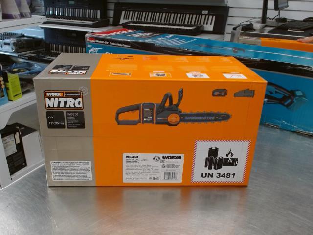 Battery chainsaw