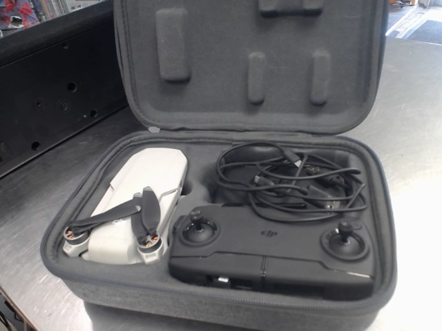 Drone dji mavic mini 2 dans case