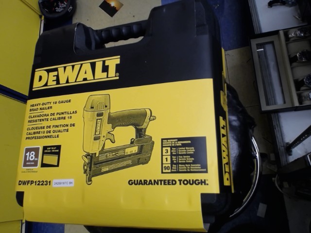 Dewalt heavy duty 18 gauge brad nailer