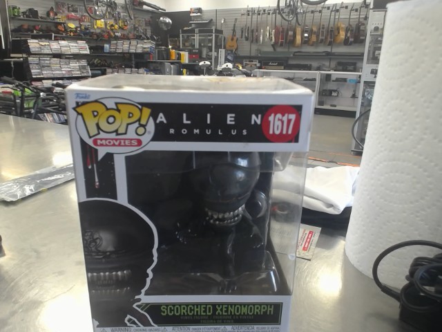 Funko pop movies 1617 av boite alien