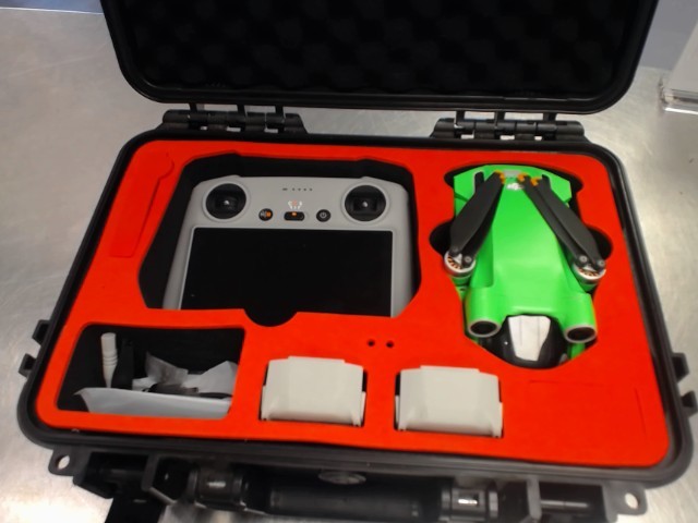 Drone dji mini 3 pro dans case avec acc
