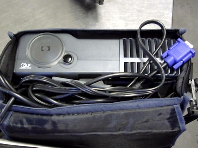 Projecteur + cables + sac