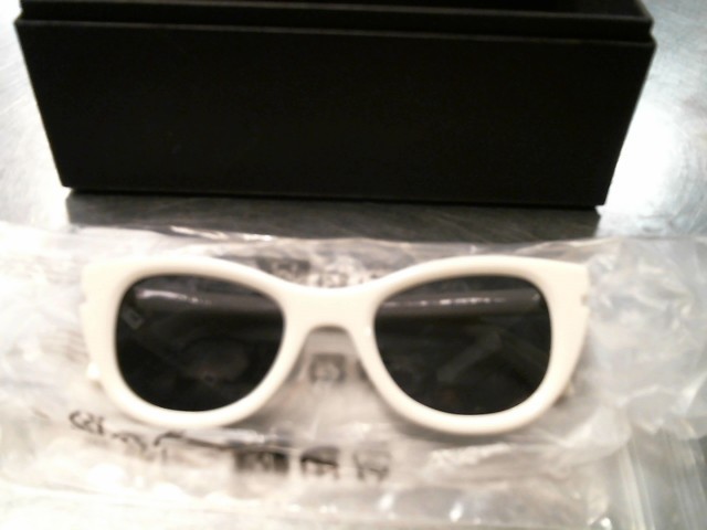 Lunette de soleil offwhite mint en boite