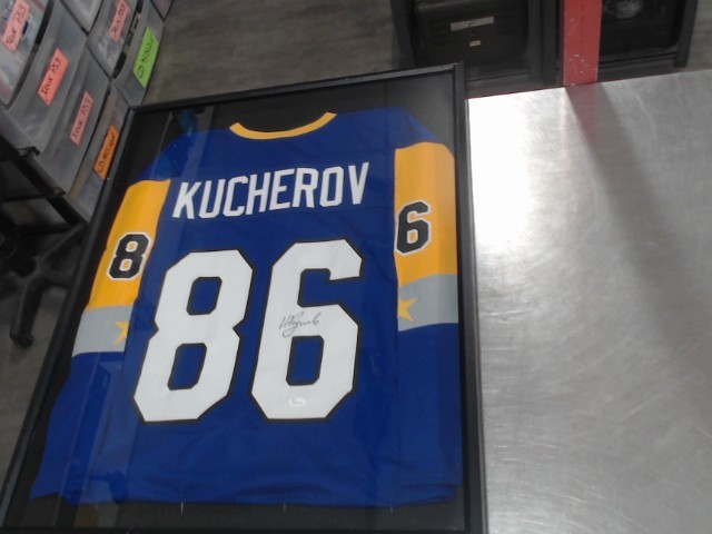 Cadre chandail kucherov signer+certifica