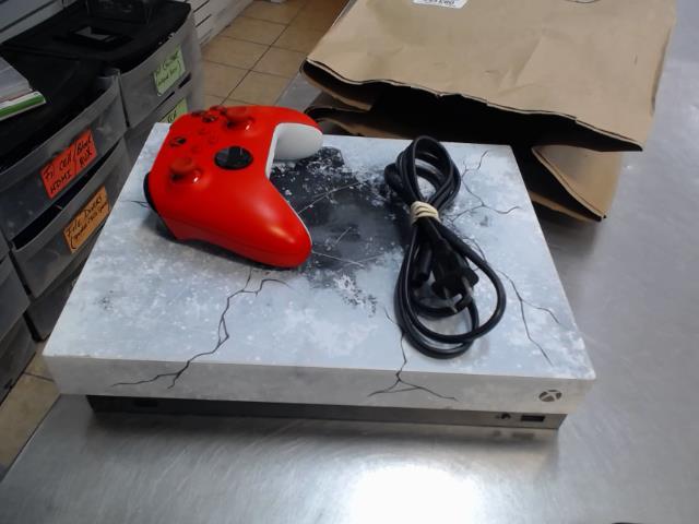 Xbox one x 1to + 1man + chargeur