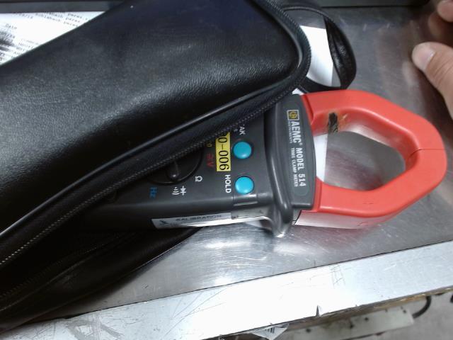 Digital clamp meter