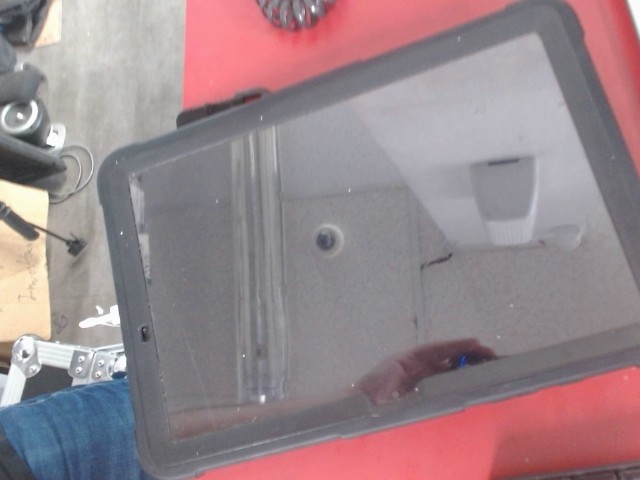Tablette + etui 64gb + chargeur