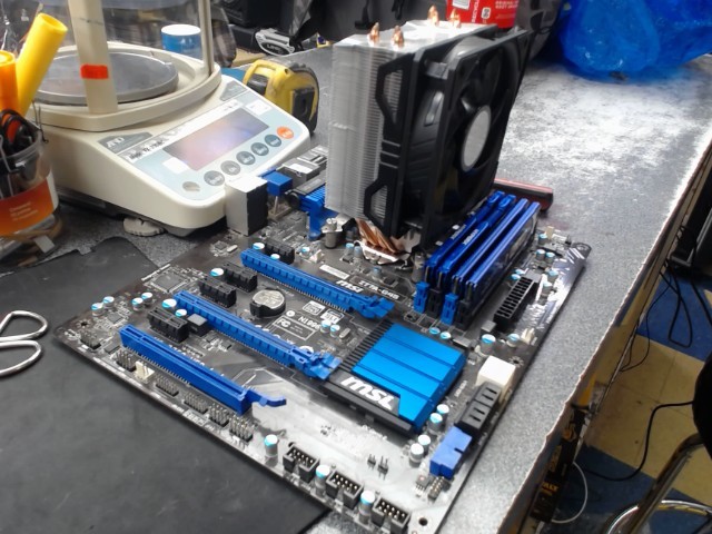 Motherboard msi avec fan et ram 10th gen