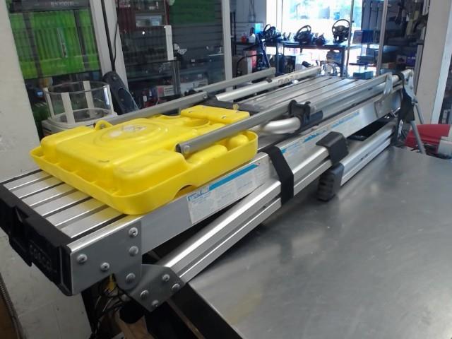 Folding platform