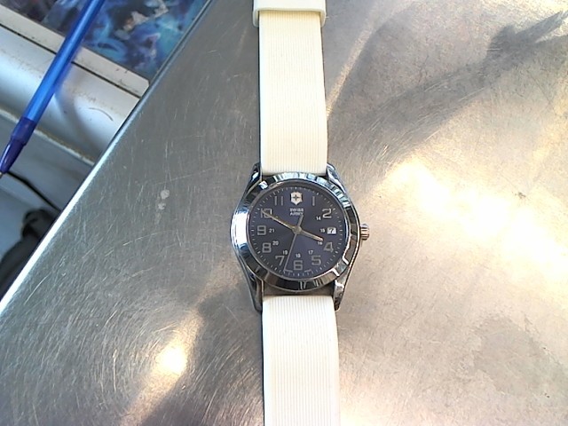 Montre swiss army avec band rubber blanc