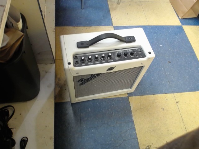 Ampli fender mustang dsl blanc
