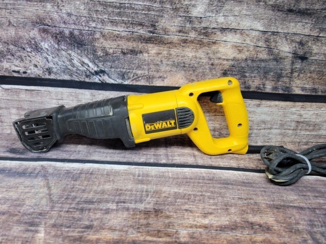 Scie dewalt