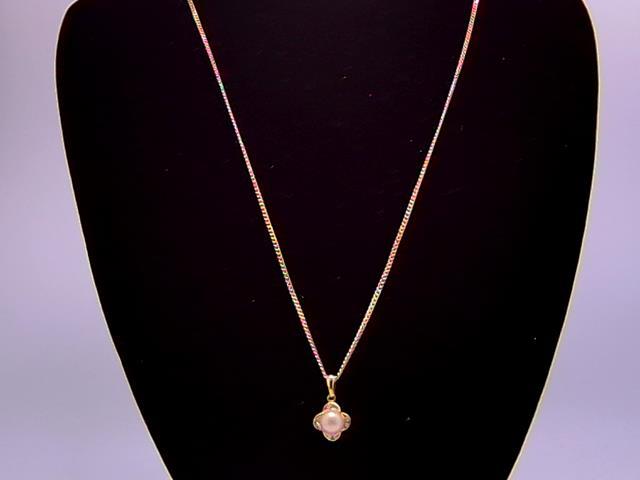 CHAINE EN OR 10KT AVEC PENDENTIF