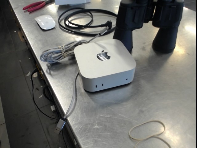 Mini mac+souri dans boite
