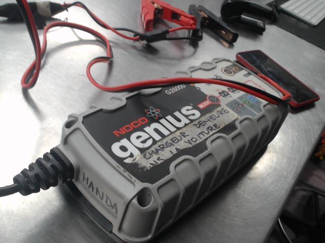 Chargeur batterie noco genius