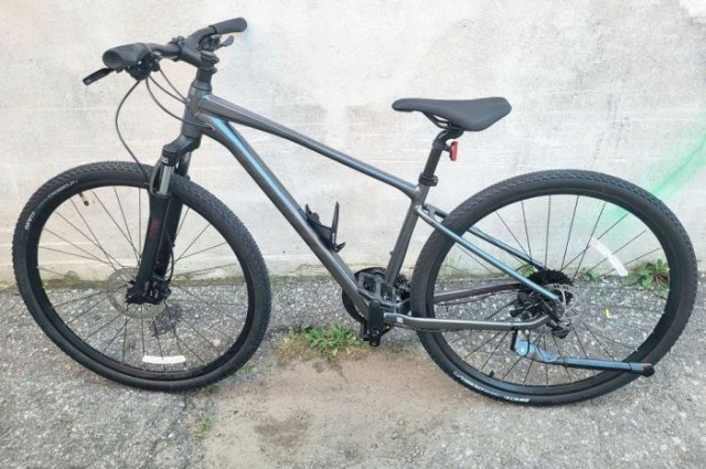 Velo giant gris pret de confience