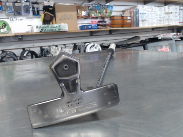Putter golf dart blade(gaucher)