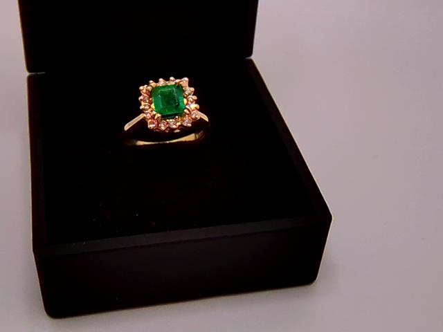 BAGUE EN OR 14KT AVEC DIAMANTS 