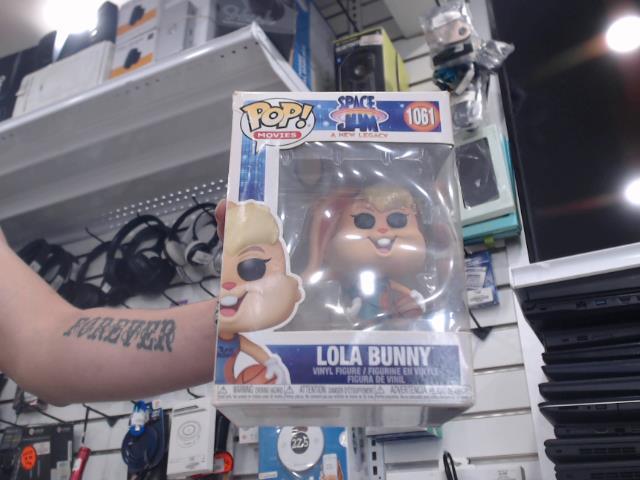 Lola bunny