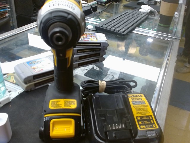 Impact drill avec batt et chargeur