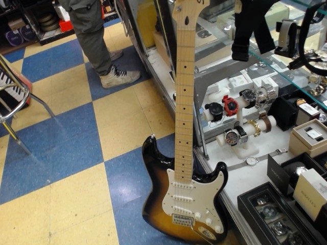 Tabacco burst squier stratocaster