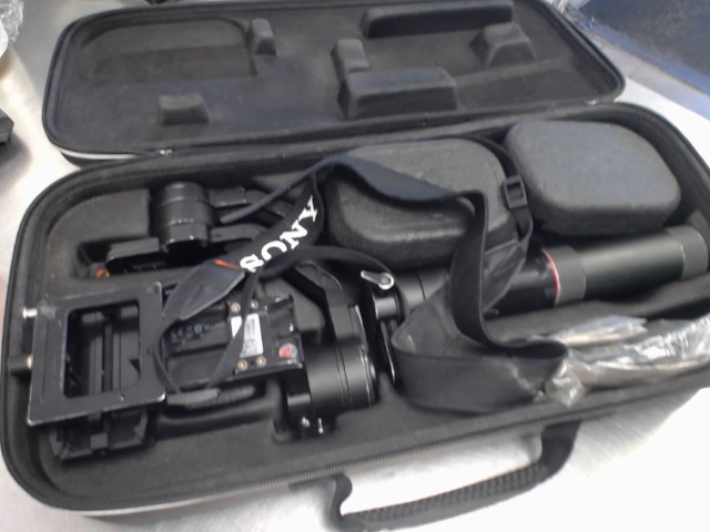 Camera stabilizer dans case