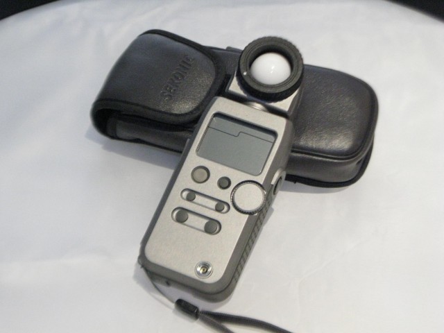 Flash light meter
