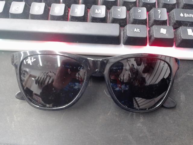Lunette de soleil raiban