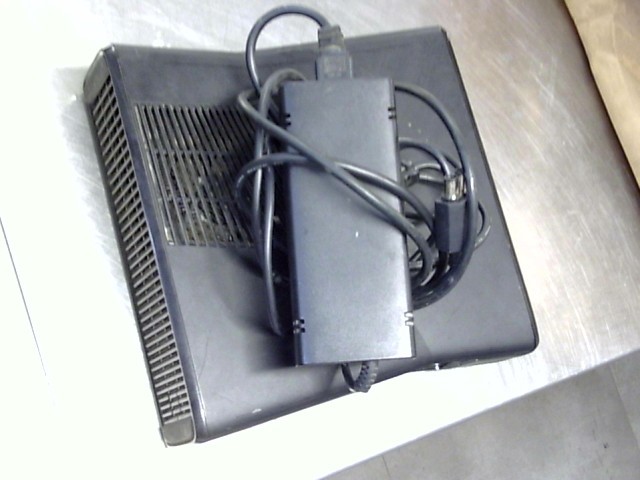 Xbox360 console sans manettes