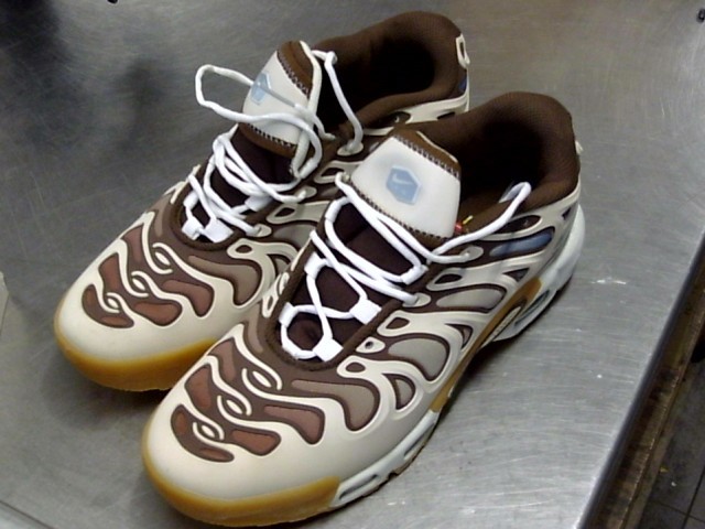 Brown nike wave shoes