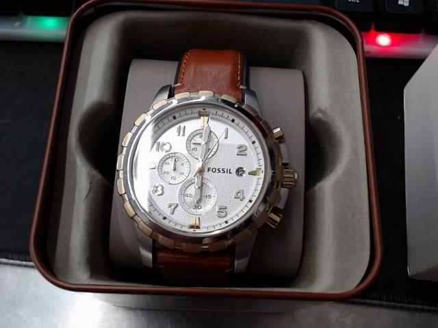 Montre courroie brune fossil