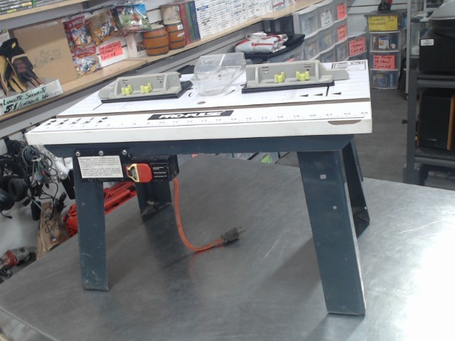 Table travail pour toupie