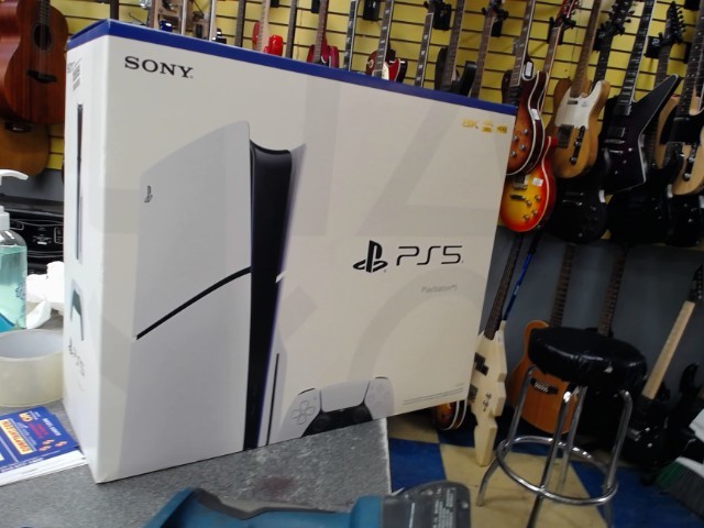Ps5 slim avec lecteur en boite